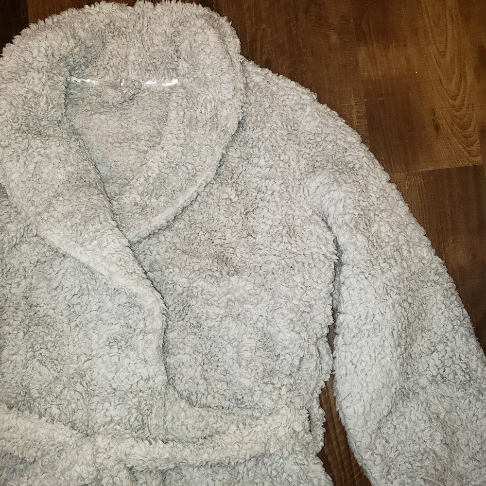 🎅 Pottery Barn Fuzzy Robe - Picture 3 of 5